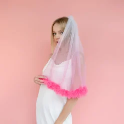 Brudeslør med Pink Frynser