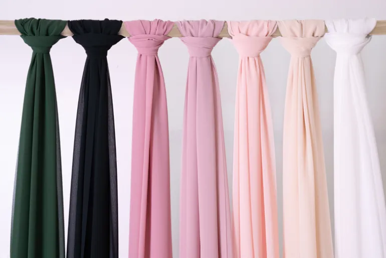 Chiffon Bordløber i Sort, 5 meter